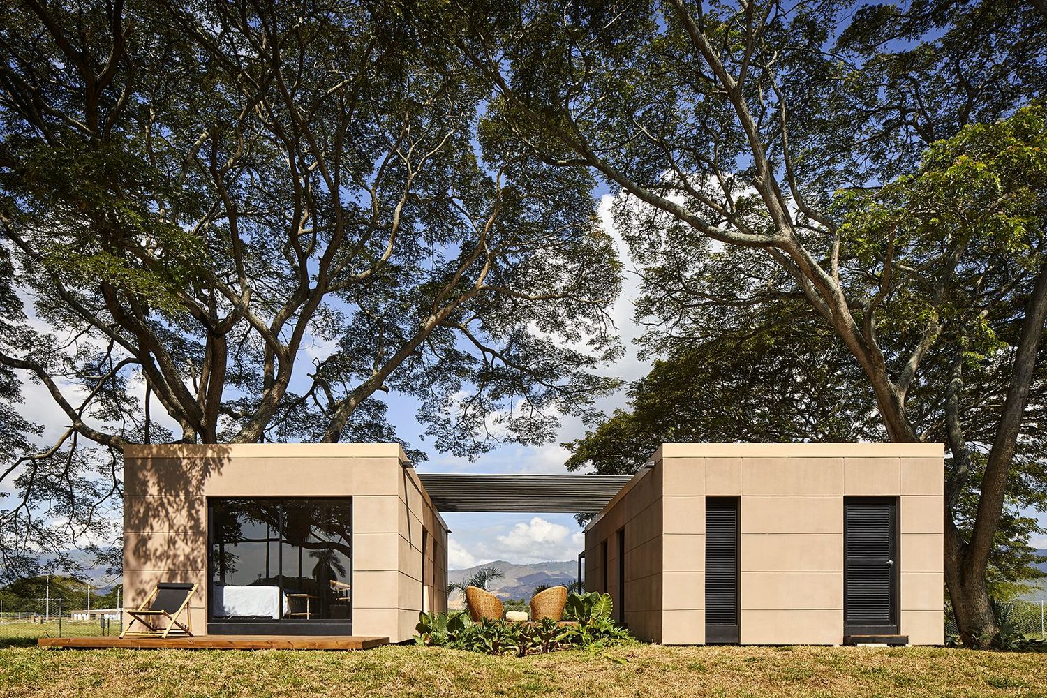 A Space Solution That Subverts Tradition: Yigoujias Black Technology in Concrete Modular Construction(图1)