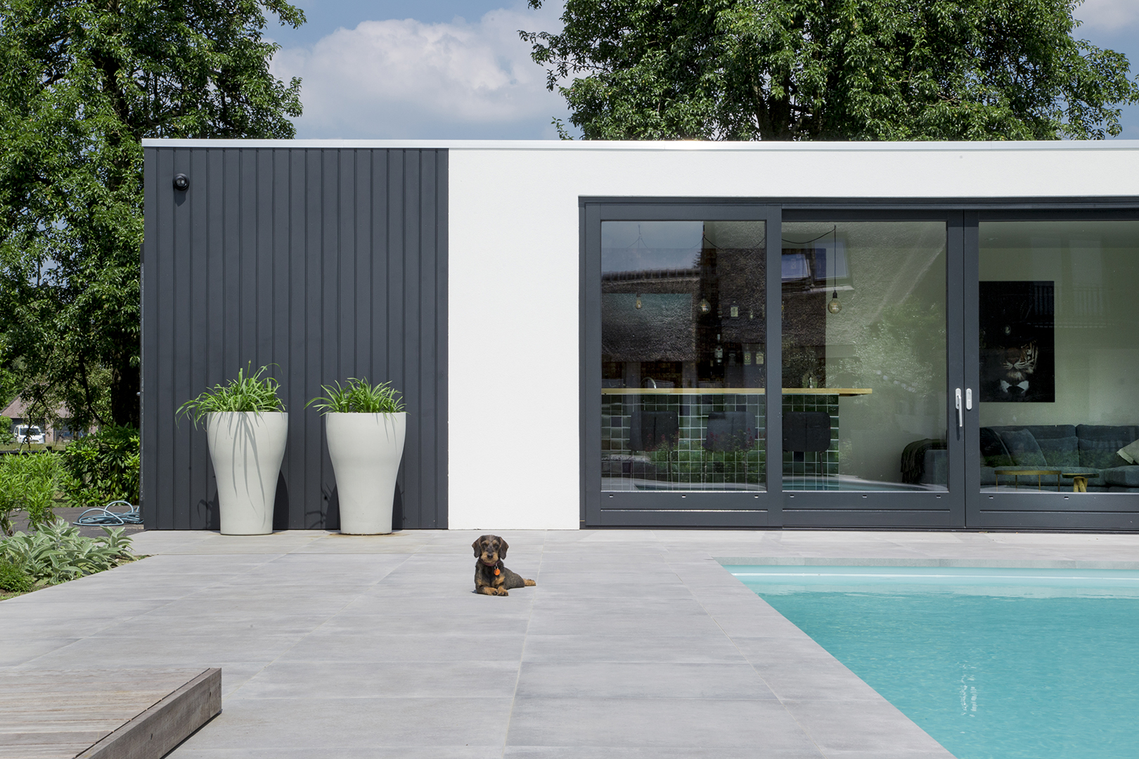 Hardcore Concrete Functional Rooms: Impact Resistance Tests Outperform Traditional Materials, Endowing Mobile Spaces with the Sense of Security of a "Home"(图1)